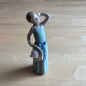 Lladro Blue and White - Coiffure Girl with straw hat